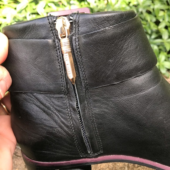 Ted Baker Ankle Boots Booties Black Leather Womens 37 Purple Lucite Buckle - Picture 11 of 11